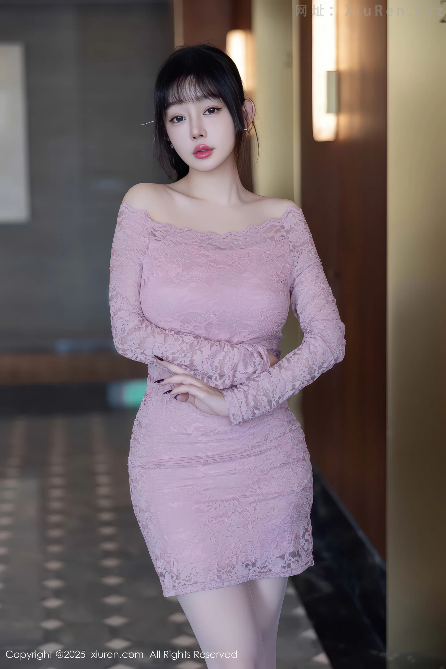 图片[3]-[XiuRen秀人网] VOL.11043 女神王羽纯?性感浅色连衣短裙配原色丝袜秀曼妙身姿诱惑写真77P-秀人网官方网站